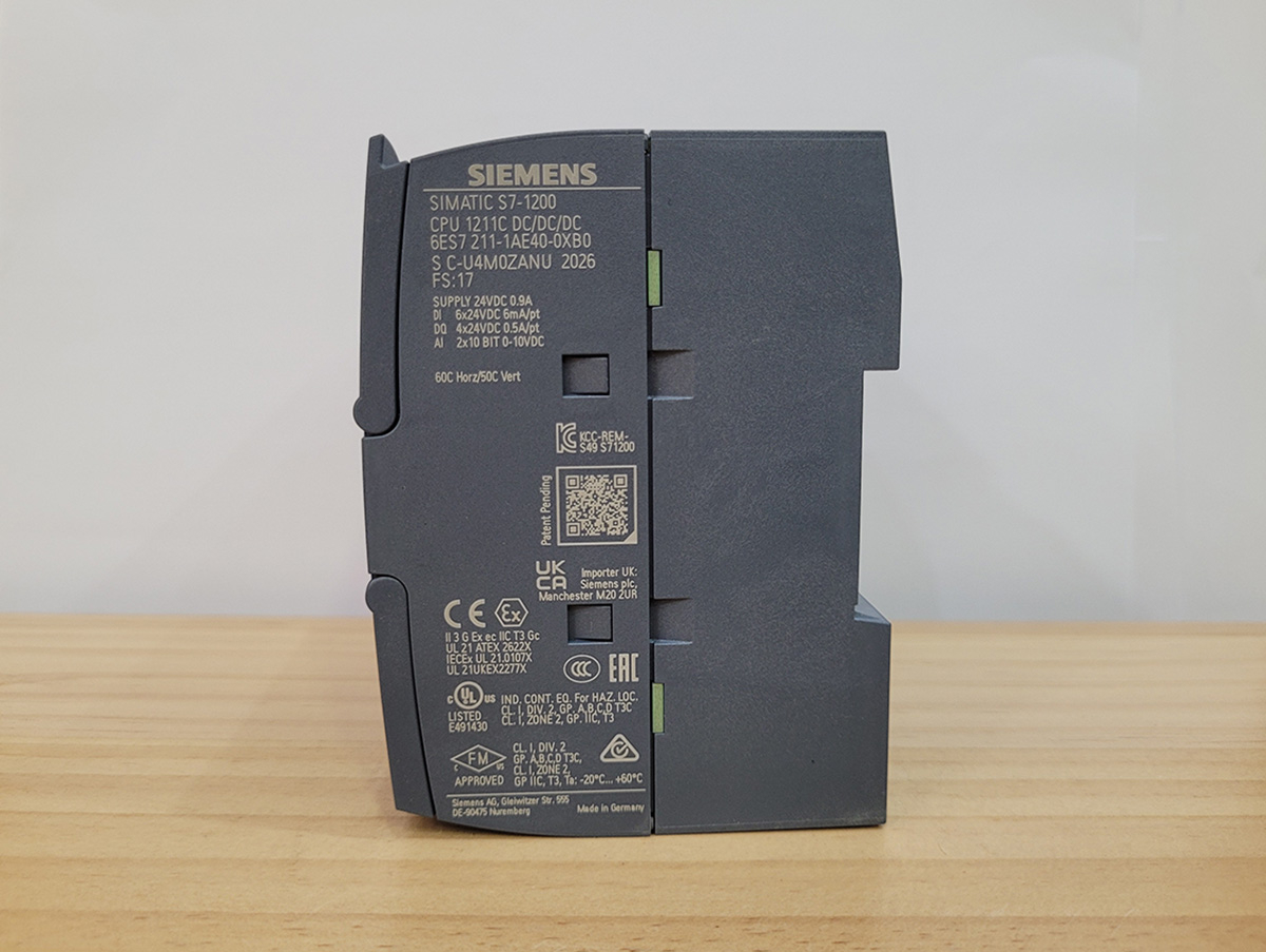 Hình ảnh thực tế mặt bên 6ES7211-1AE40-0XB0 Hình ảnh thực tế mặt bên 6ES7211-1AE40-0XB0