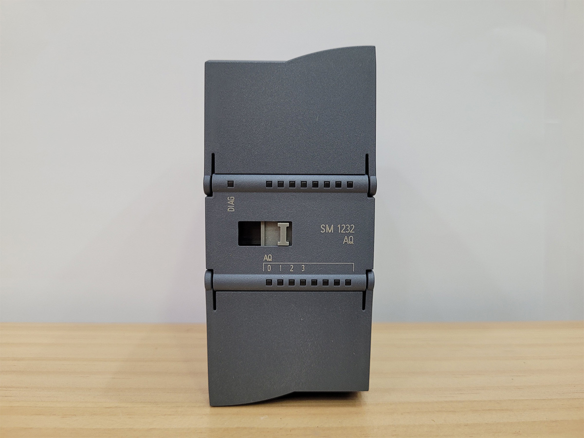 Hình ảnh thực tế mặt chính diện 6ES7232-4HD32-0XB0 Hình ảnh thực tế mặt chính diện 6ES7232-4HD32-0XB0