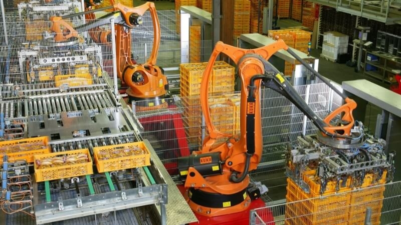 Tự động hóa sản xuất được ứng dụng rất phổ biến trong ngành công nghiệp