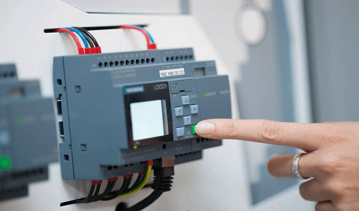 Lập trình trực tiếp trên LOGO! Siemens