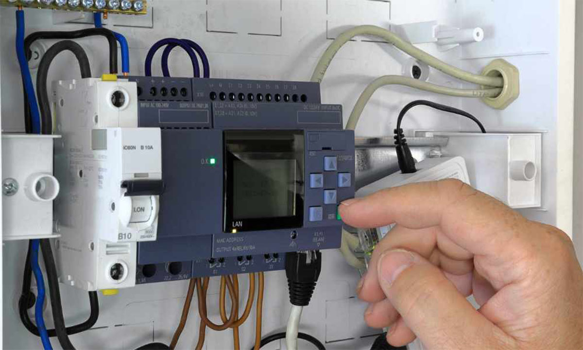 Mini PLC có kích thước rất nhỏ gọn