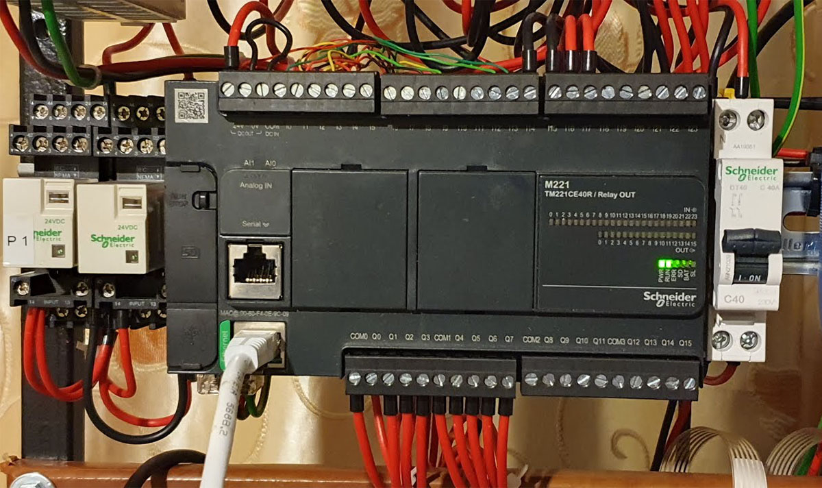 PLC 24V DC dòng M221 của thương hiệu Schneider