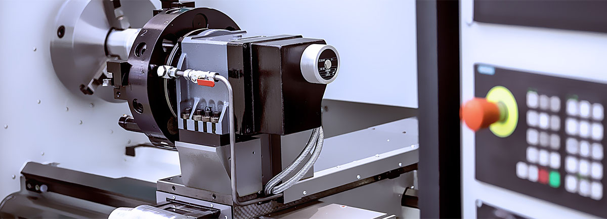 Ứng dụng của biến tần 4kW trong máy tiện CNC