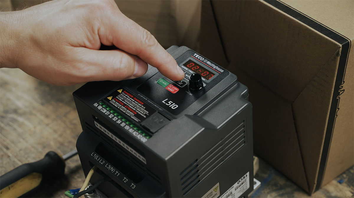 Nên chọn biến tần trực tiếp hay gián tiếp?