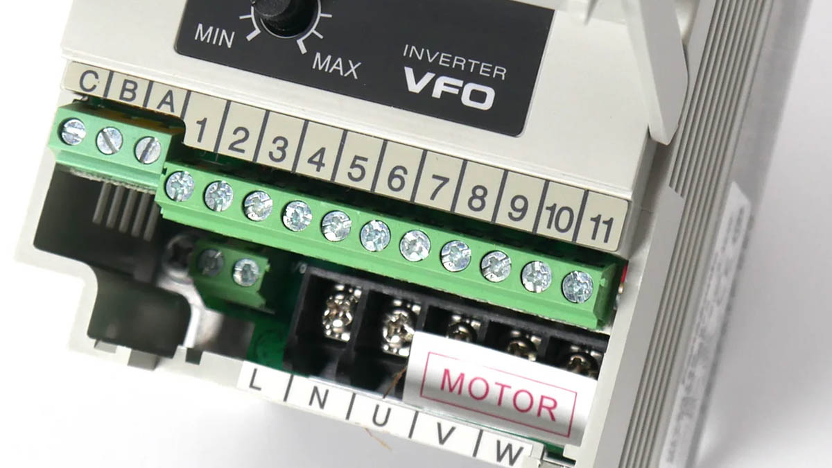 chan-dau-day-bien-tan-panasonic-inverter-vfo Chân đấu dây biến tần Panasonic (Inverter VFO)