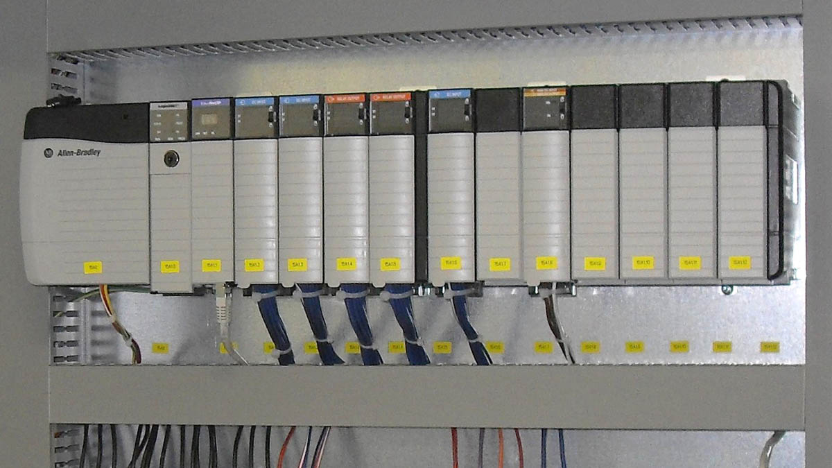 plc-ab-allen-bradley-voi-thiet-ke-dang-module PLC AB (Allen-Bradley) với thiết kế dạng module dễ tối ưu và mở rộng (khi cần)