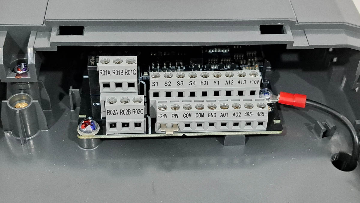 vi-tri-dau-day-bien-tan-invt-1-pha-220v-ra-3-pha-220v-gd20-004g-s2 Vị trí đấu dây biến tần INVT 1 pha 220V ra 3 pha 220V GD20-004G-S2