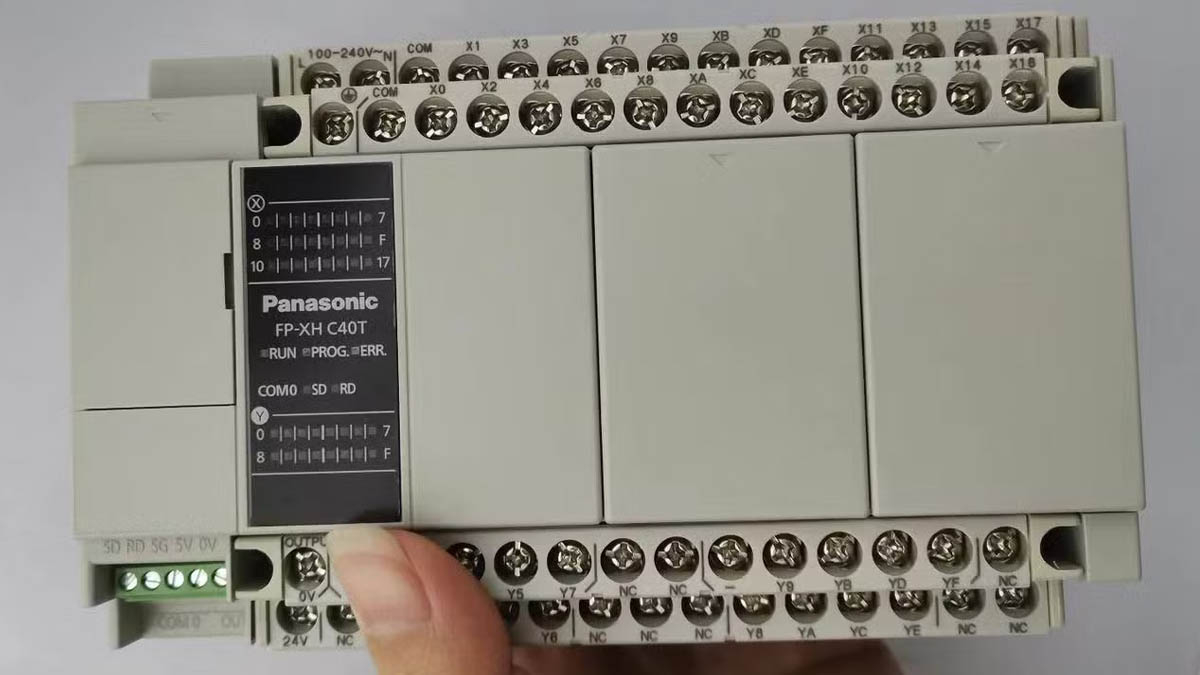 bo-dieu-khien-plc-panasonic-fp-xh-c40t Bộ điều khiển PLC Panasonic FP-XH C40T