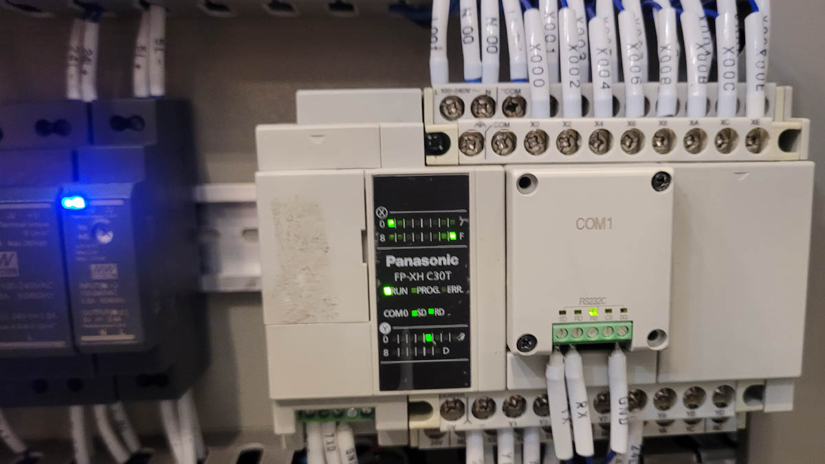 lap-dat-plc-panasonic-tren-tu-dien Lắp đặt PLC Panasonic trên tủ điện